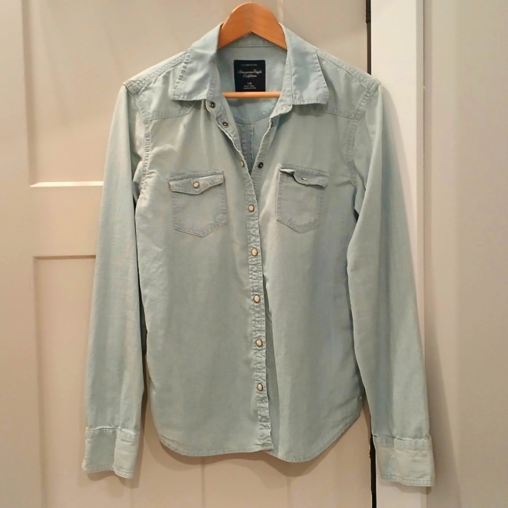 American Eagle Outfitters Button Down Shirt